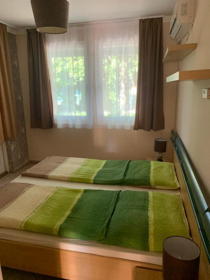 Fenyves Family Rooms And Bungalows Хайдусобосло Экстерьер фото